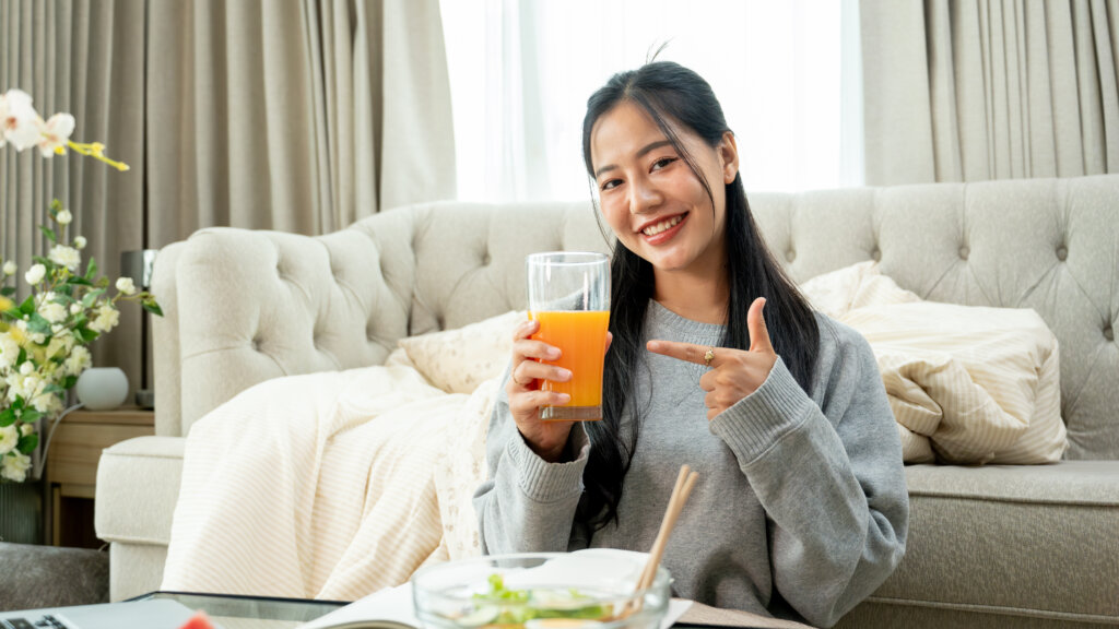 알레르기성 비염 환자가 아침에 알레그라 복용하며 오렌지주스 함께 마셔 약효 감소 위험